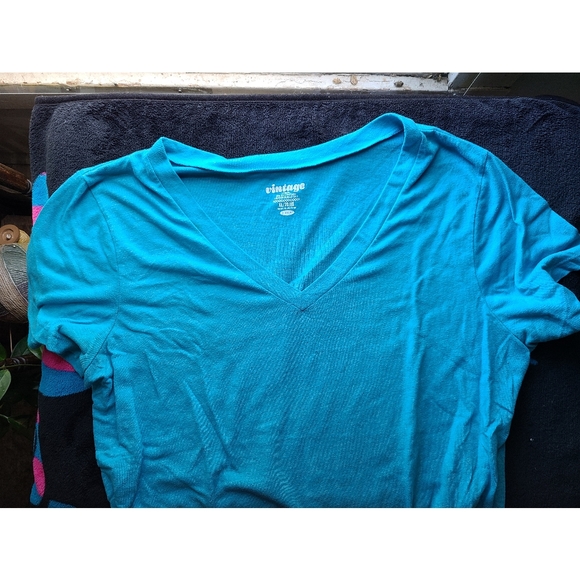 Old Navy t-shirts - Picture 4 of 7